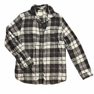 American Eagle flannel women’s shirt - Black and Gray